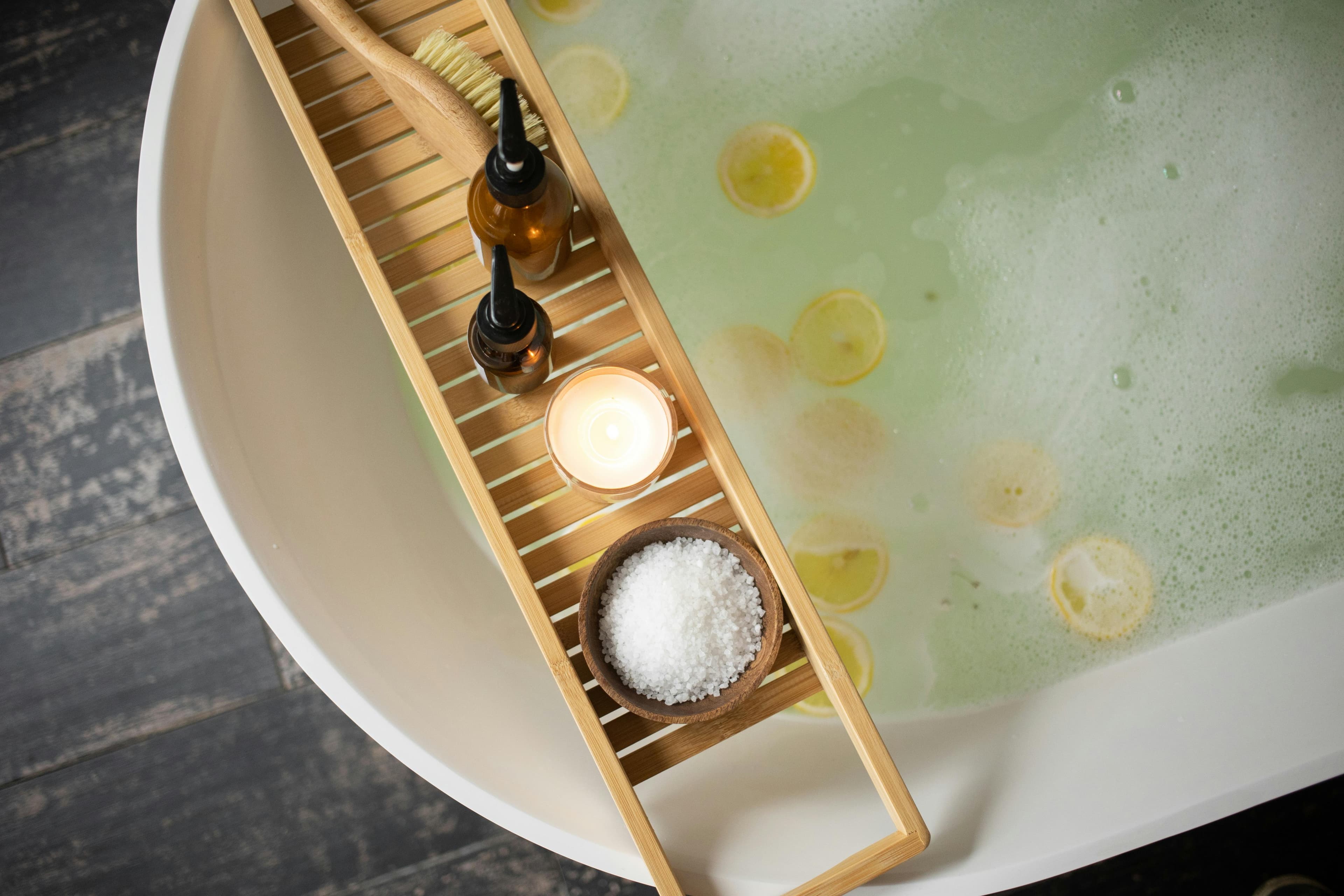 Scalp Massage Using Essential Oils – A Step-by-Step Tutorial