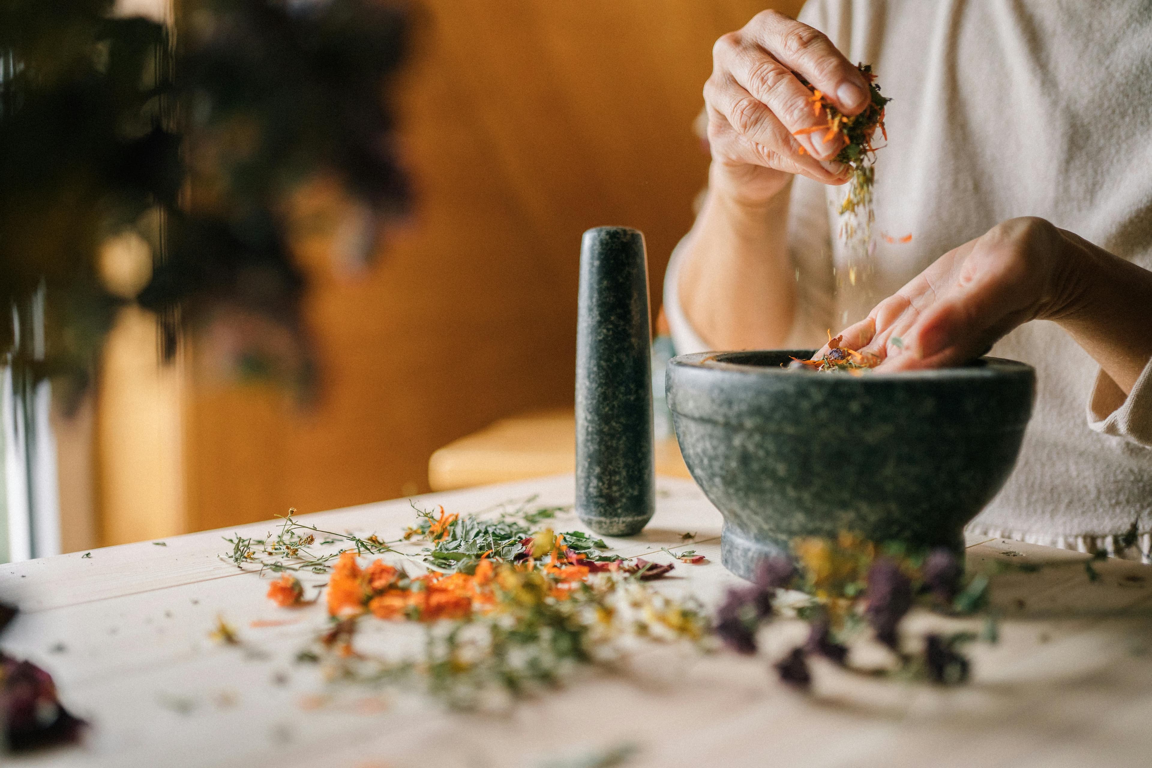 Essential Oil Spa Toolkit for Home: What You Need